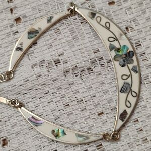 Mother Pearl Floral Design Chocker Style  Alpaca Silver